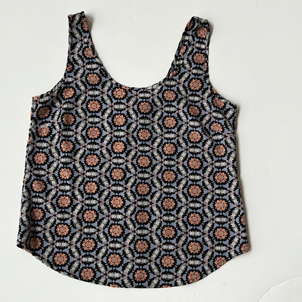 LOT OF 10 SPRING, SUMMER AND FALL WOMEN'S TOPS!! - Picture 3 of 12